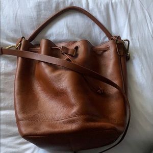 Made well bucket bag